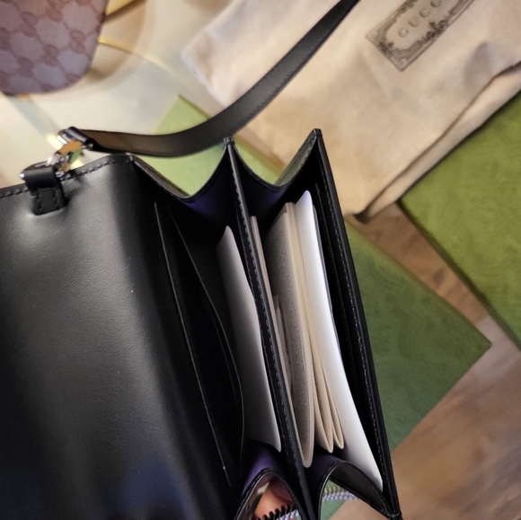 Authentic Gucci Matellase Mini Chain Link Bag - Picture 4 of 10